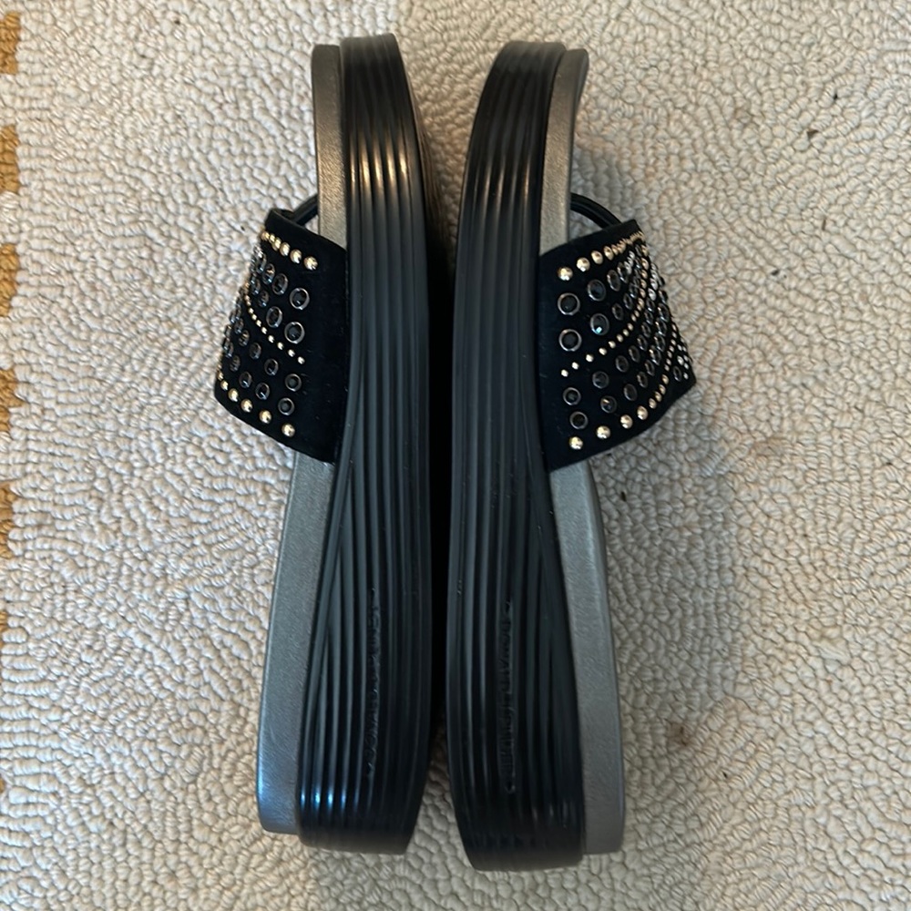 Donald J Pliner Fifi sandals, 7.5.